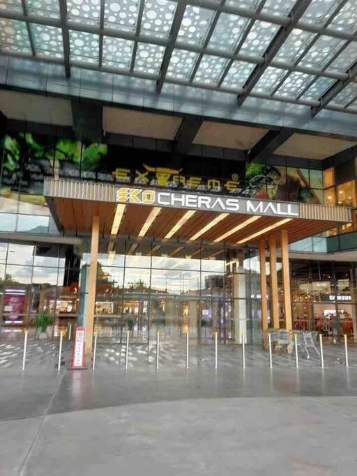 2Br 8Pax Swingduplexekocherasmall—Infinitypool Mrt Kuala Lumpur Esterno foto